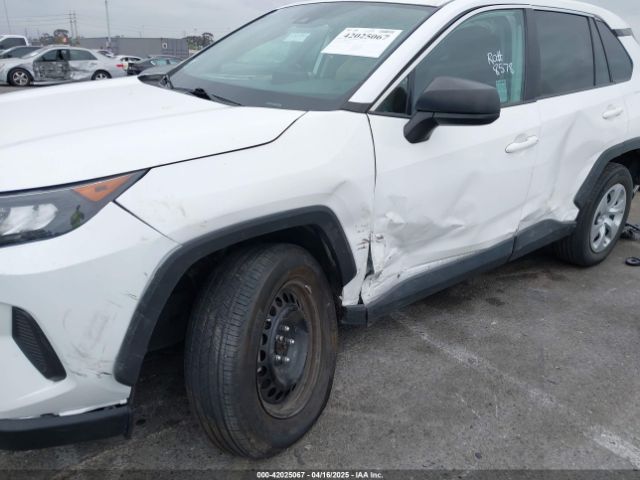 2T3F1RFV0NW267396 Toyota RAV4 LE