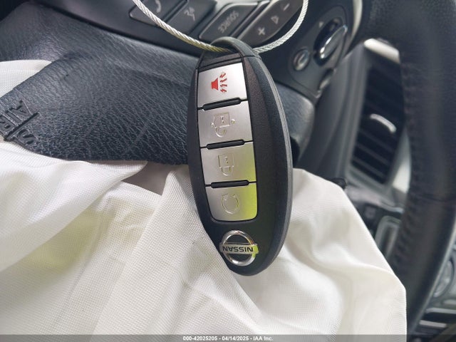 5N1DR2MN8HC605530 Nissan Pathfinder Sv