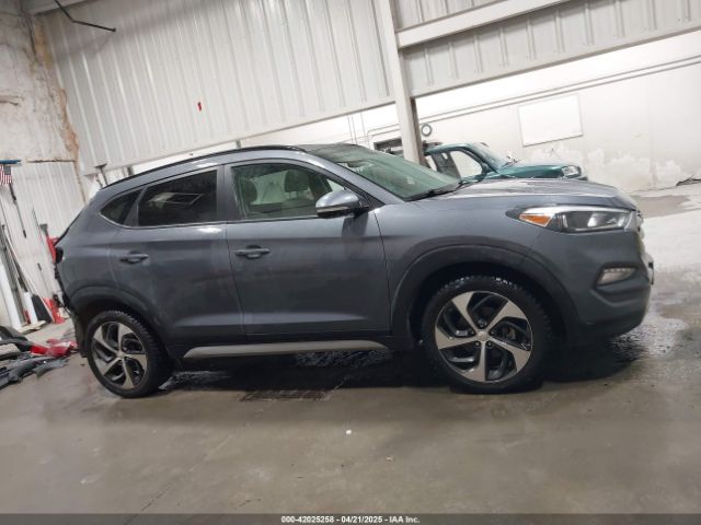KM8J3CA2XJU668679 Hyundai Tucson Value