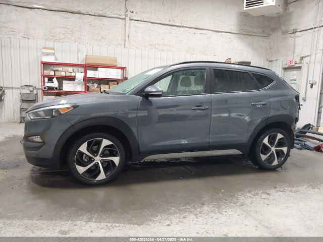 KM8J3CA2XJU668679 Hyundai Tucson Value