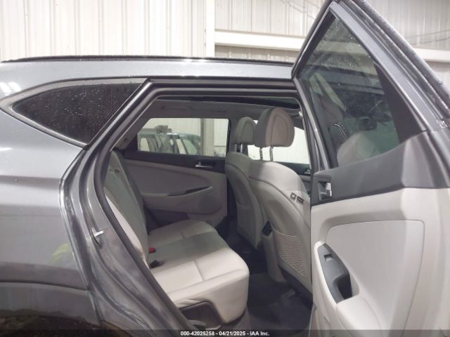 KM8J3CA2XJU668679 Hyundai Tucson Value