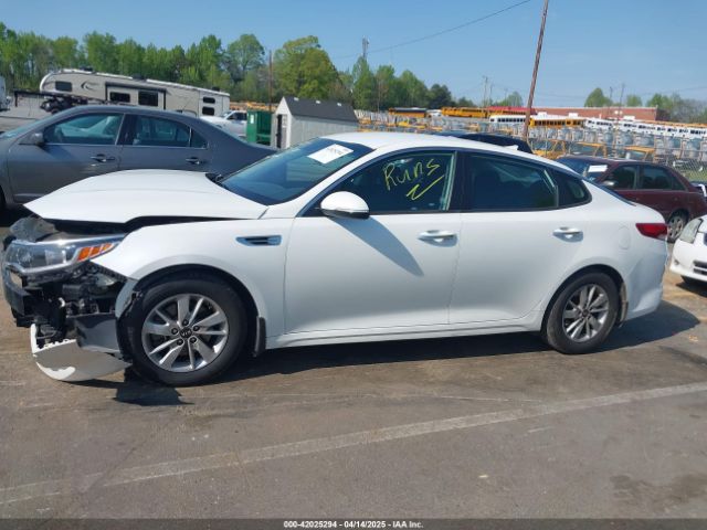 KNAGT4L37J5206002 KIA Optima Lx