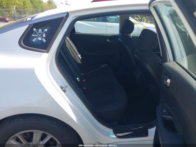 KNAGT4L37J5206002 KIA Optima Lx