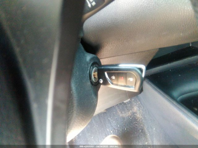 JTNKHMBX7K1028731 Toyota C-HR LE