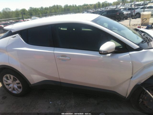 JTNKHMBX7K1028731 Toyota C-HR LE