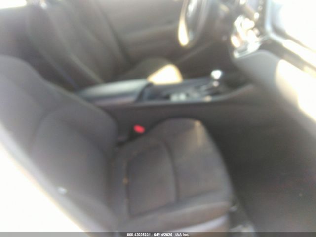 JTNKHMBX7K1028731 Toyota C-HR LE