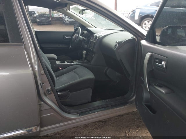 JN8AS5MT1FW157157 Nissan Rogue Select S