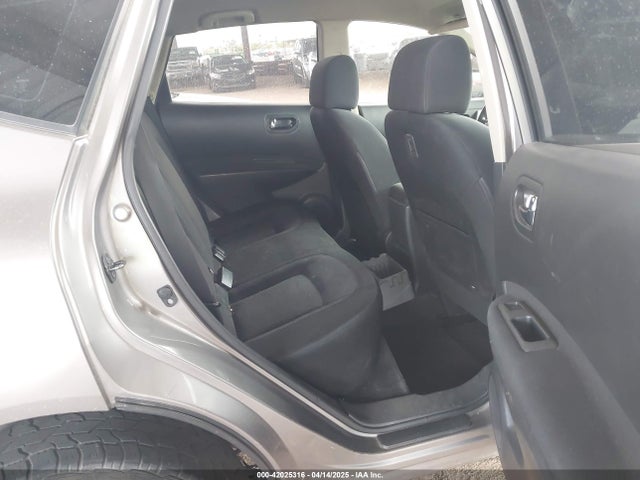 JN8AS5MT1FW157157 Nissan Rogue Select S