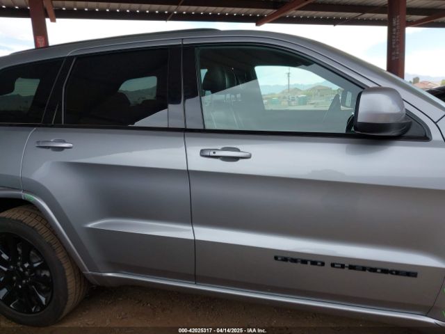 1C4RJEAG3JC358884 Jeep Grand Cherokee Altitude 4x2