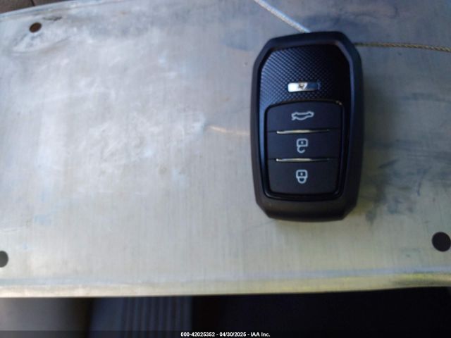 KNDMB5C17H6319935 KIA SEDONA LX