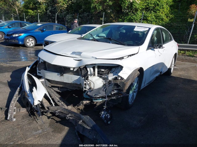 1G1ZD5ST1JF215880 Chevrolet MALIBU LT