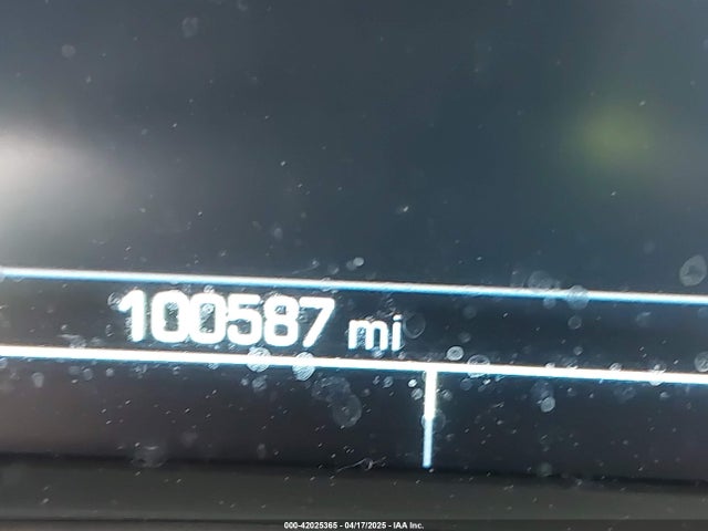 1G1ZD5ST1JF215880 Chevrolet MALIBU LT