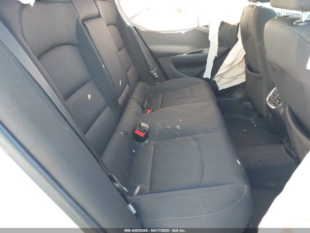 1G1ZD5ST1JF215880 Chevrolet MALIBU LT
