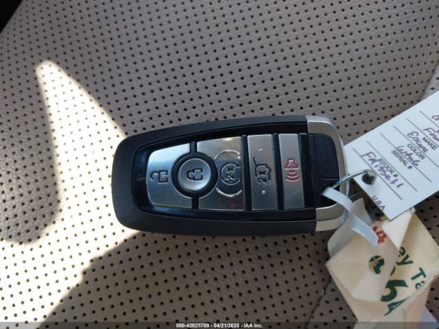 1FMCU9DZ5NUA11487 Ford Escape Titanium Hybrid