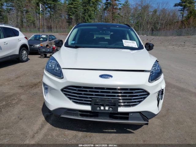 1FMCU9DZ5NUA11487 Ford Escape Titanium Hybrid