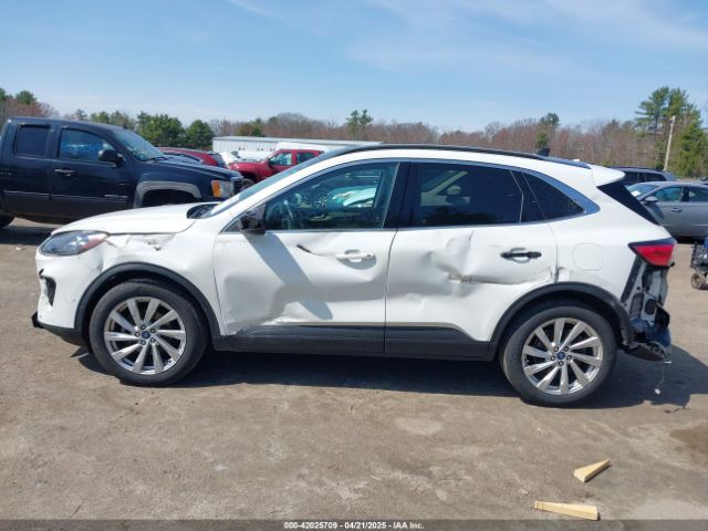 1FMCU9DZ5NUA11487 Ford Escape Titanium Hybrid
