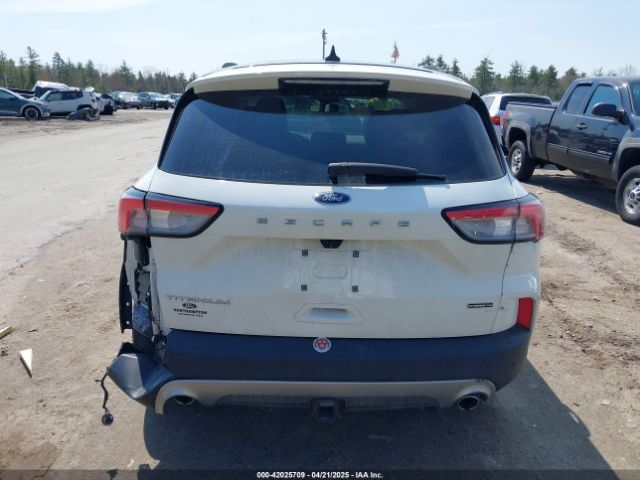1FMCU9DZ5NUA11487 Ford Escape Titanium Hybrid
