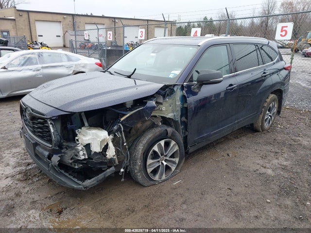 5TDGZRBH7MS557907 Toyota Highlander Xle