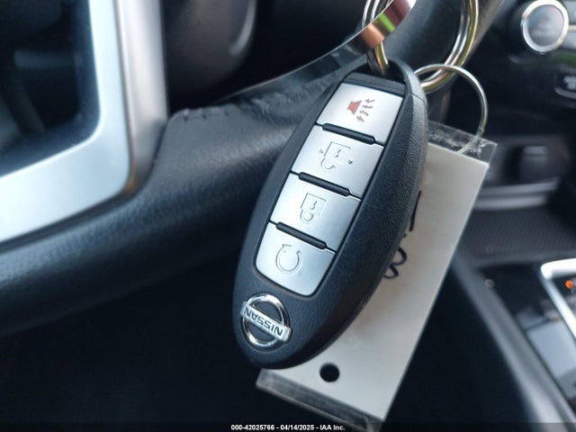5N1AT2MV3HC817711 Nissan ROGUE SV