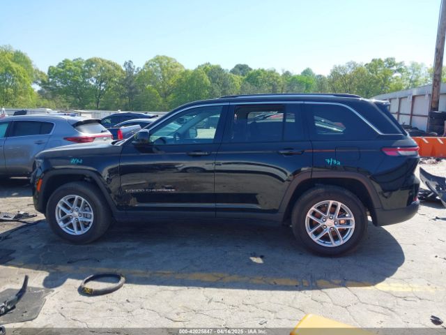 1C4RJHAG7P8910819 Jeep Grand Cherokee Laredo X 4x4