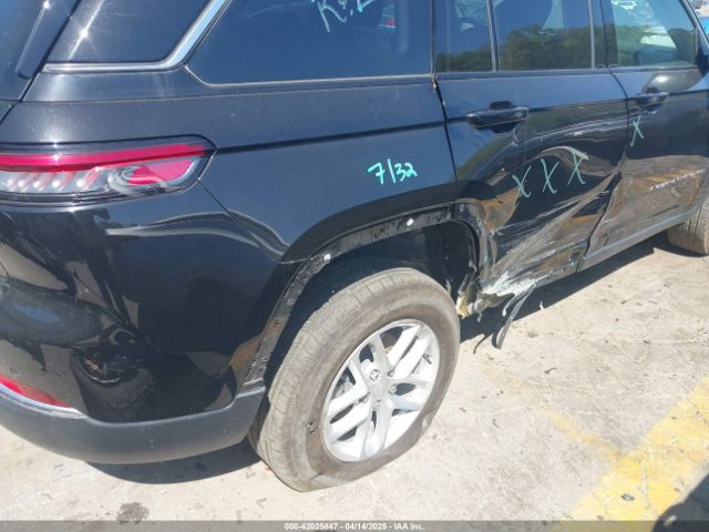1C4RJHAG7P8910819 Jeep Grand Cherokee Laredo X 4x4