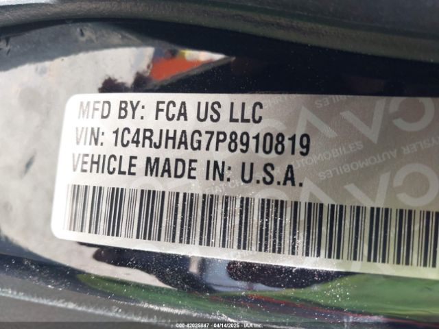 1C4RJHAG7P8910819 Jeep Grand Cherokee Laredo X 4x4