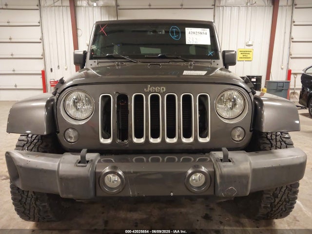 1C4BJWEG5GL164187 Jeep Wrangler Unlimited Sahara