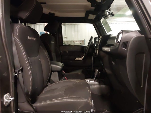 1C4BJWEG5GL164187 Jeep Wrangler Unlimited Sahara