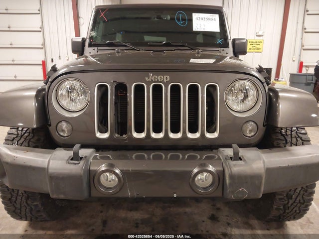 1C4BJWEG5GL164187 Jeep Wrangler Unlimited Sahara