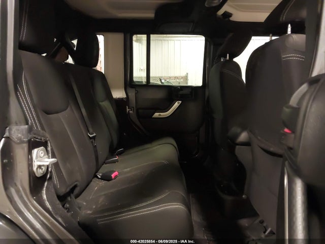 1C4BJWEG5GL164187 Jeep Wrangler Unlimited Sahara