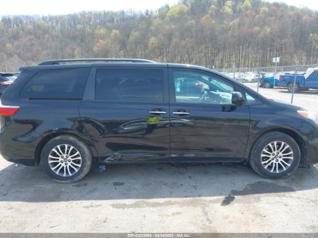 5TDYZ3DC1KS998660 Toyota Sienna Xle 8 Passenger