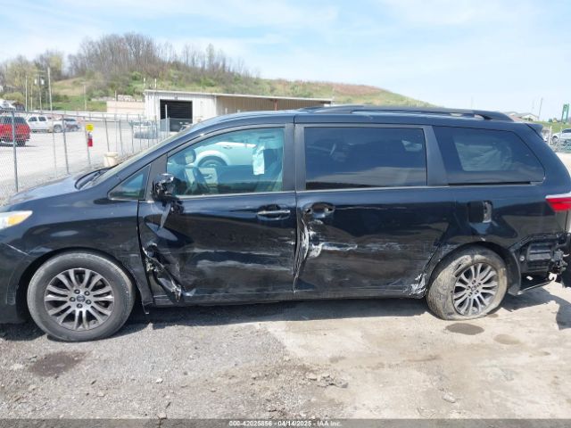 5TDYZ3DC1KS998660 Toyota Sienna Xle 8 Passenger