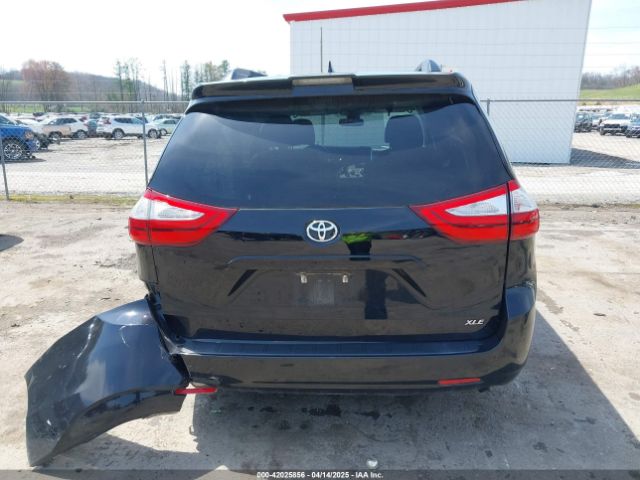 5TDYZ3DC1KS998660 Toyota Sienna Xle 8 Passenger
