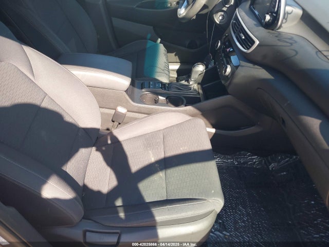 KM8J23A49KU940287 Hyundai TUCSON SE