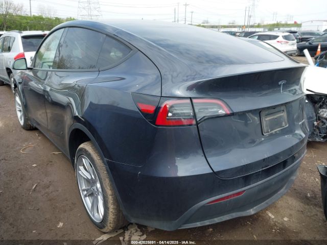 2024 TESLA MODEL Y 7SAYGDEE5RA226317 Photo 2