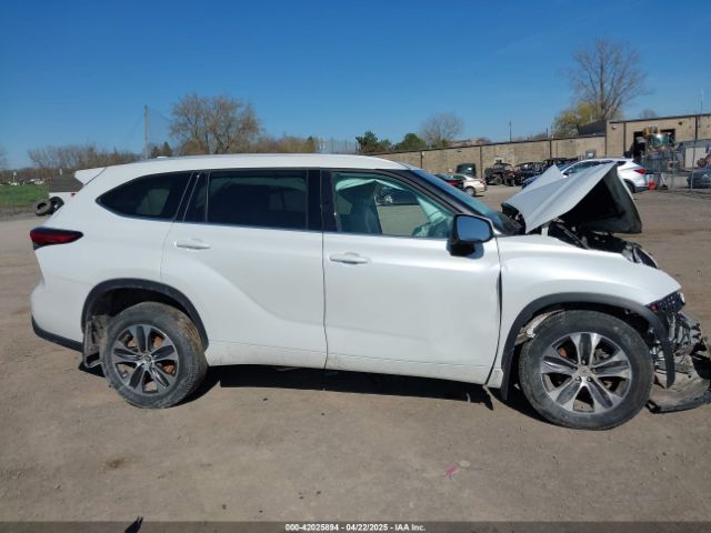 5TDHZRBH8NS577430 Toyota Highlander Xle