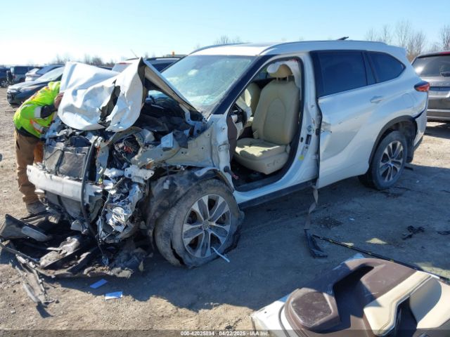 5TDHZRBH8NS577430 Toyota Highlander Xle