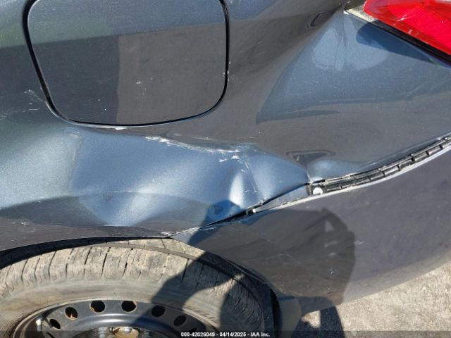 2T1BURHE6JC099397 Toyota COROLLA LE