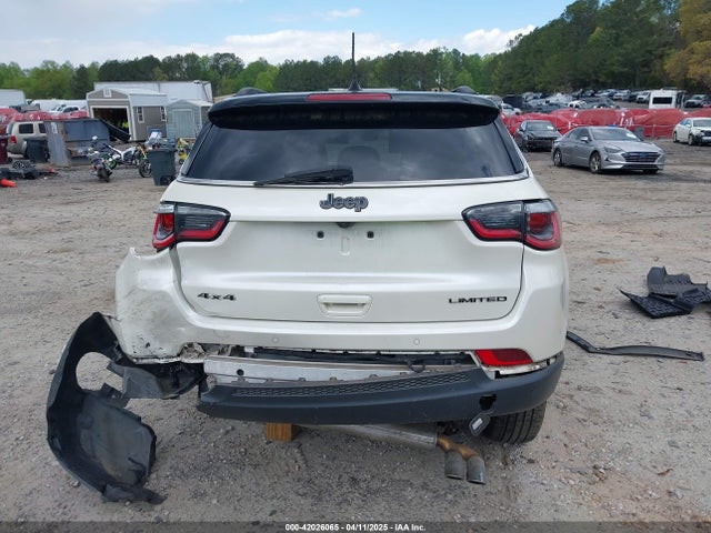 3C4NJDCB9JT178856 Jeep Compass Limited 4x4