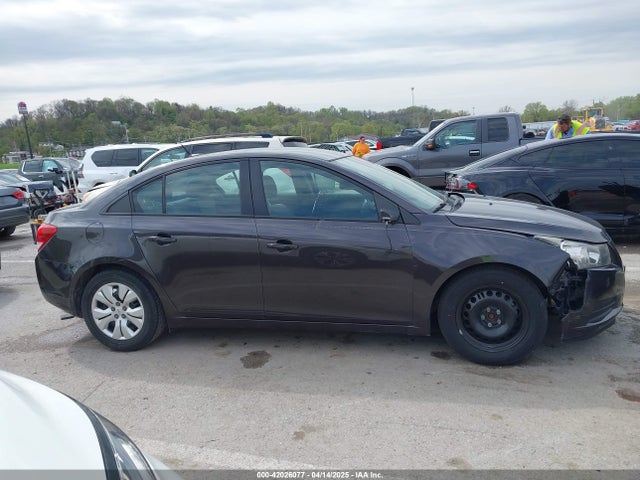 1G1PA5SH8E7473857 Chevrolet Cruze Ls Auto