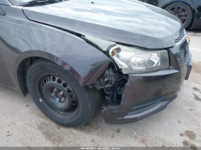 1G1PA5SH8E7473857 Chevrolet Cruze Ls Auto