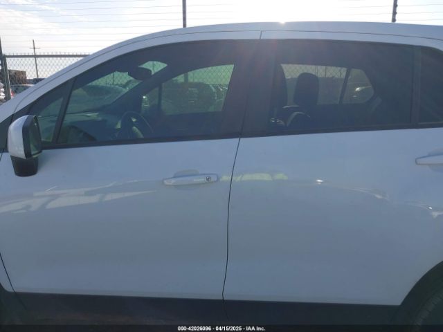 KL7CJKSM0NB535344 Chevrolet Trax Fwd Ls