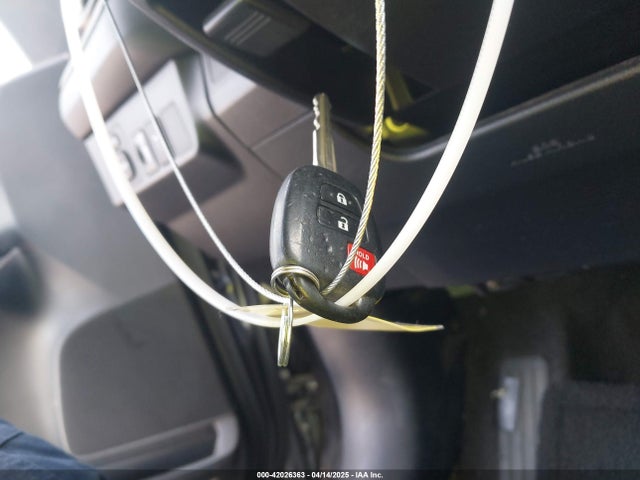 Toyota RAV4 LE 2015 JTMZFREV4FD049394 Image 11