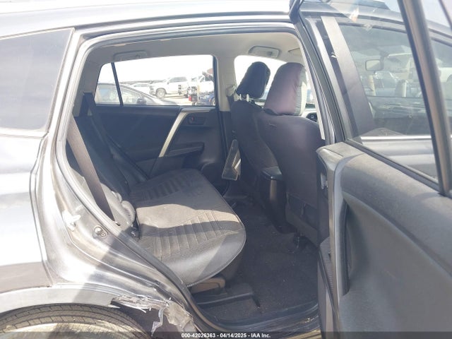 Toyota RAV4 LE 2015 JTMZFREV4FD049394 Image 8