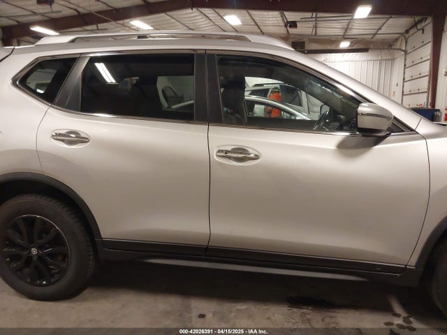 JN8AT2MTXHW143580 Nissan ROGUE SV