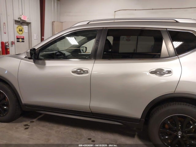 JN8AT2MTXHW143580 Nissan ROGUE SV