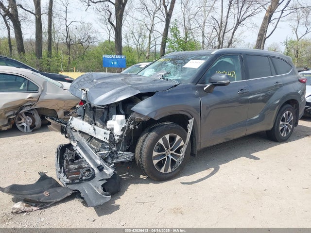5TDKDRBH6PS500241 Toyota Highlander Xle