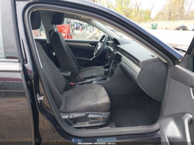 1VWAA7A30LC023328 Volkswagen Passat 2.0t S