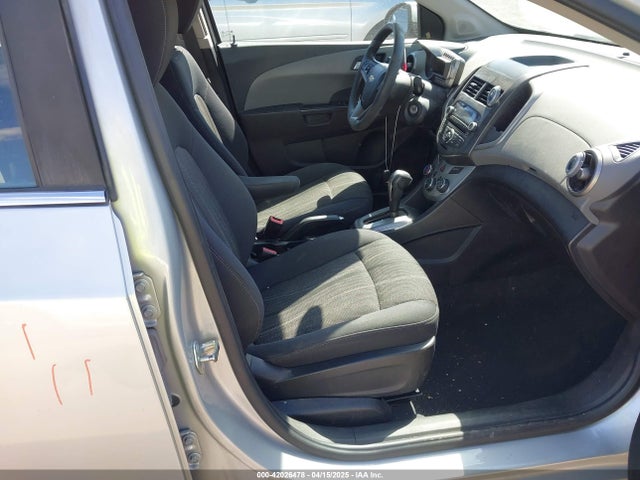 1G1JC5SH0E4152784 Chevrolet Sonic Lt Auto