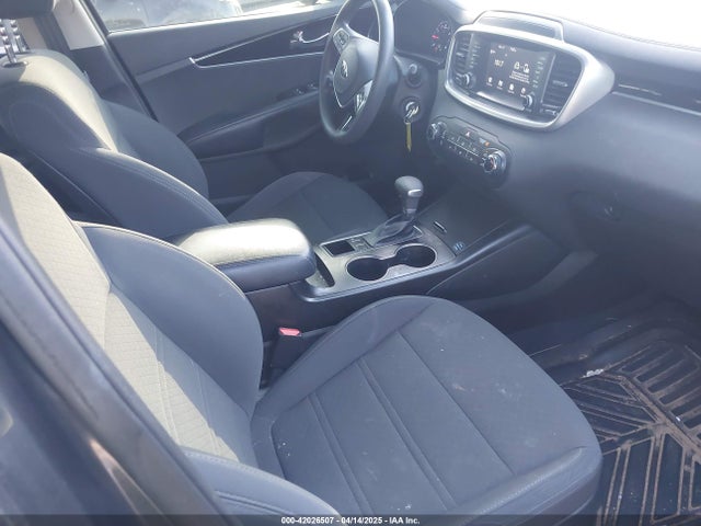 5XYPG4A39KG523363 KIA Sorento 2.4l Lx